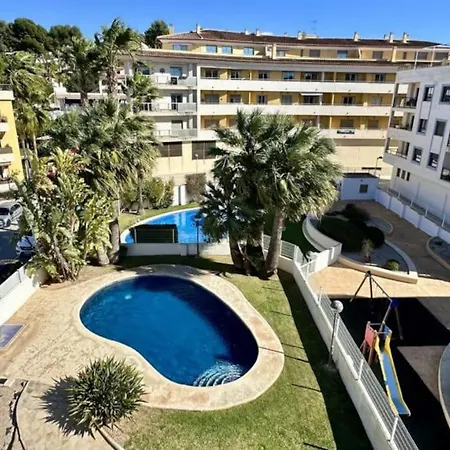Two Bedroom Moraira With Pool شقة